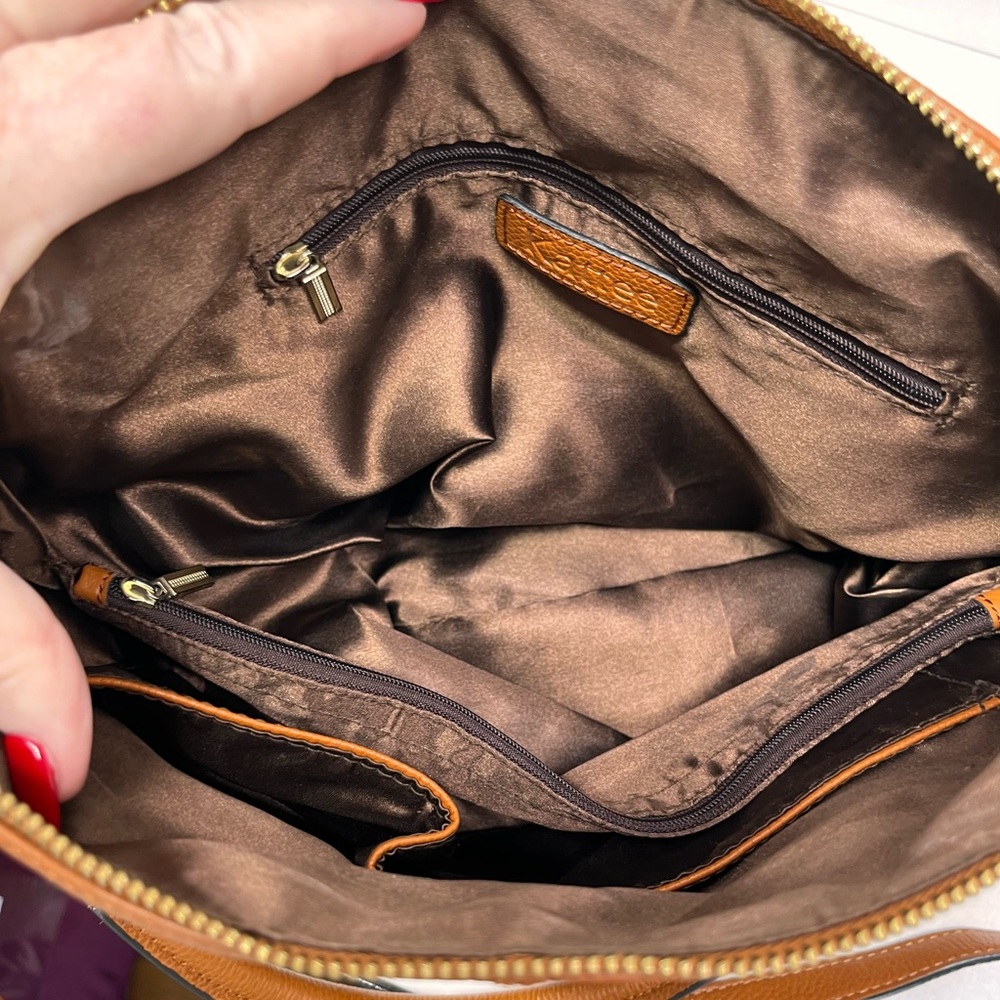 Chic Brown Leather Shoulder Bag - Picture 6 of 15